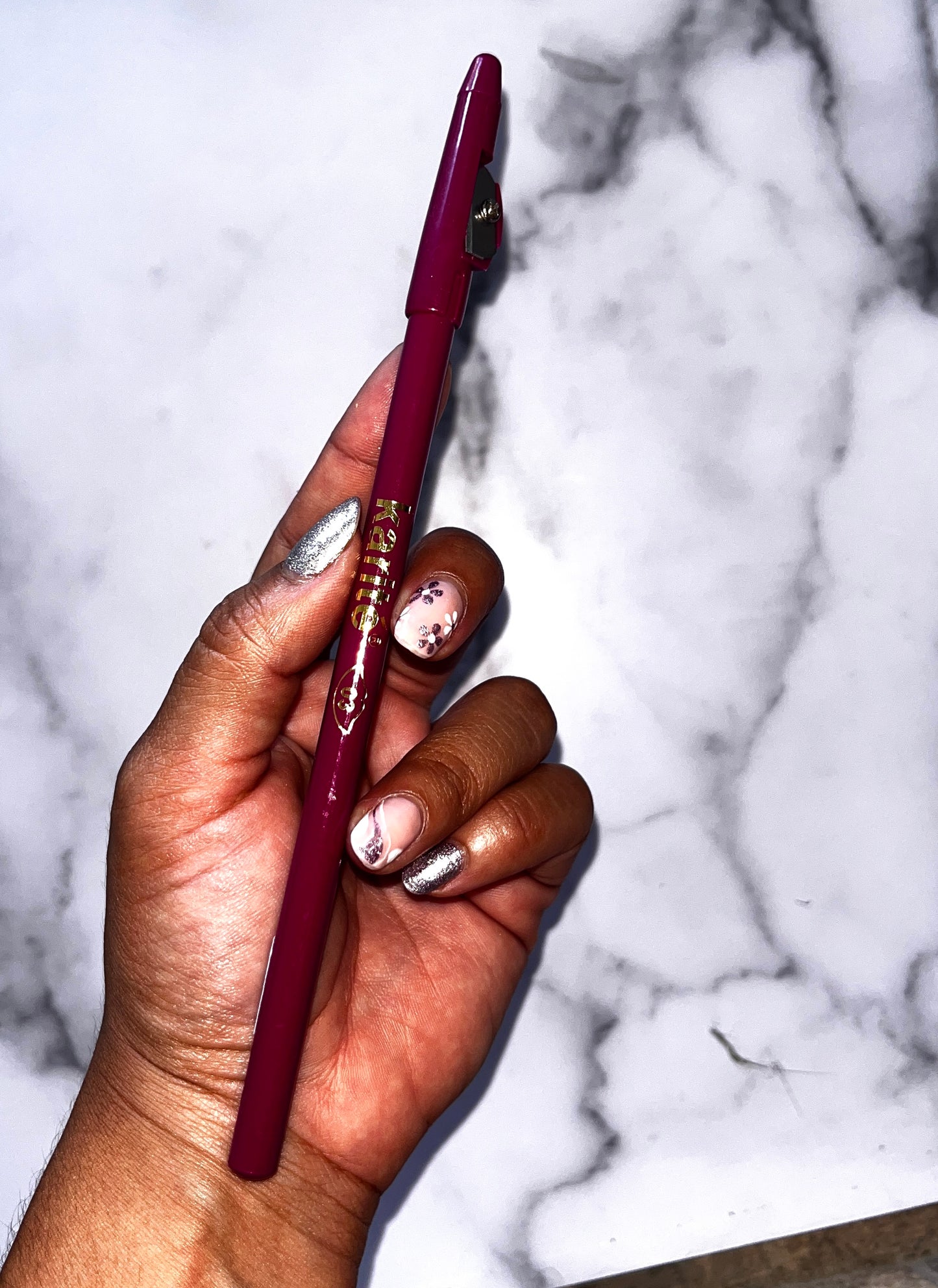 DELINEADOR DE LABIOS KARITE